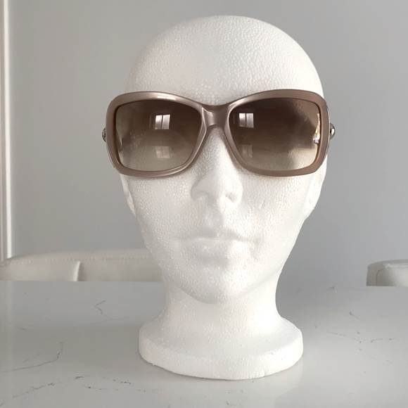 Authentic Loewe sun glasses - Picture 11 of 12